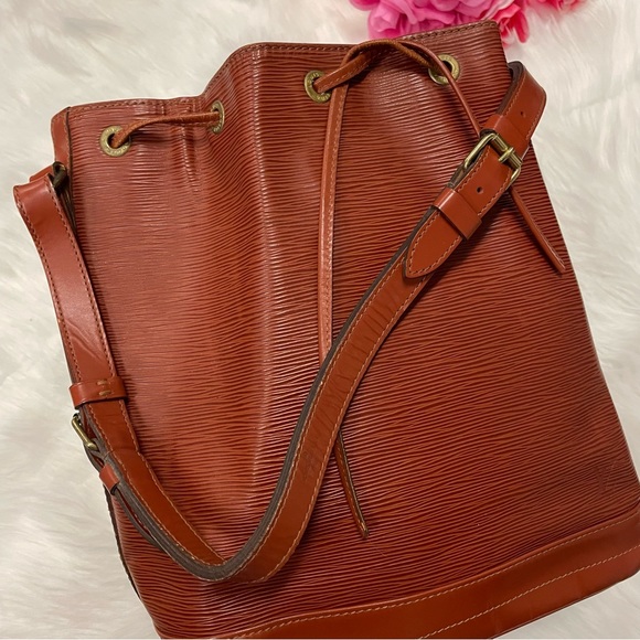 Vintage Louis Vuitton Epi Noe - Picture 3 of 11